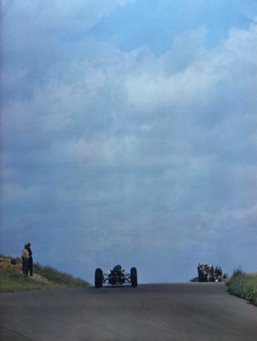 Dans les dunes de Zandwoort avec la Lotus 25 Dans les dunes de Zandwoort avec la Lotus 25